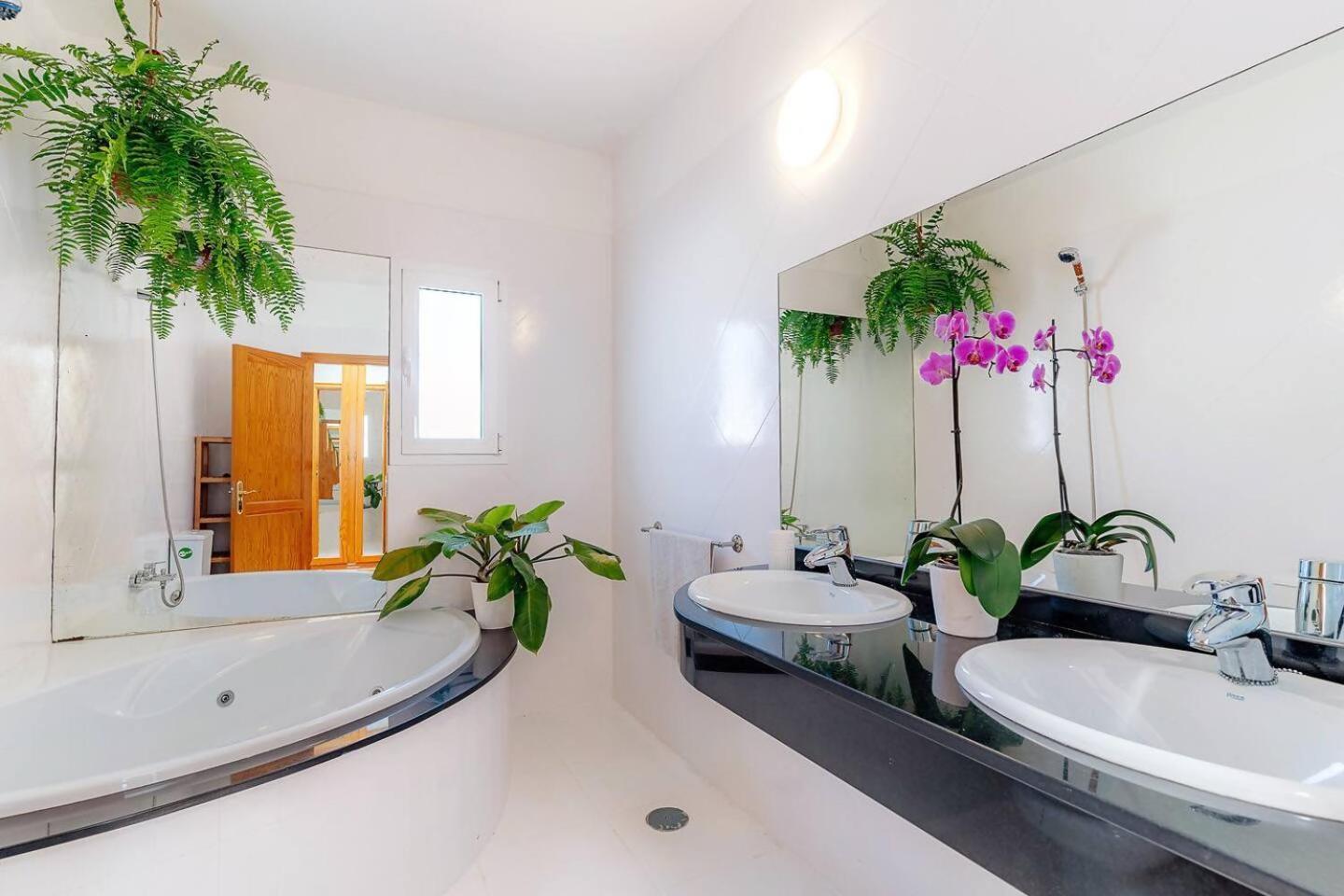 Amazing 3 Bedroom Ocean View With Pool Tias Ngoại thất bức ảnh